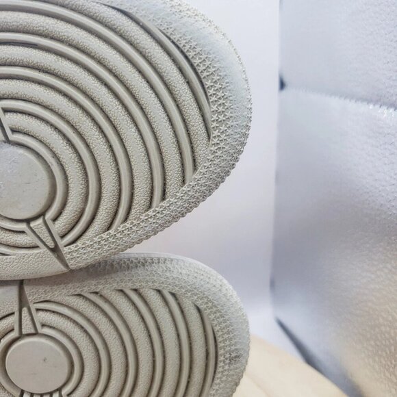 Nike Air Jordan Womens Air Jordan 1 Mid SE 'Bright Citrus' CZ0774-800 Womens 6.5 - Picture 7 of 8